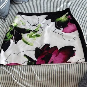 Elegant Floral Women's Mini Skirt - Black, Green, Pink